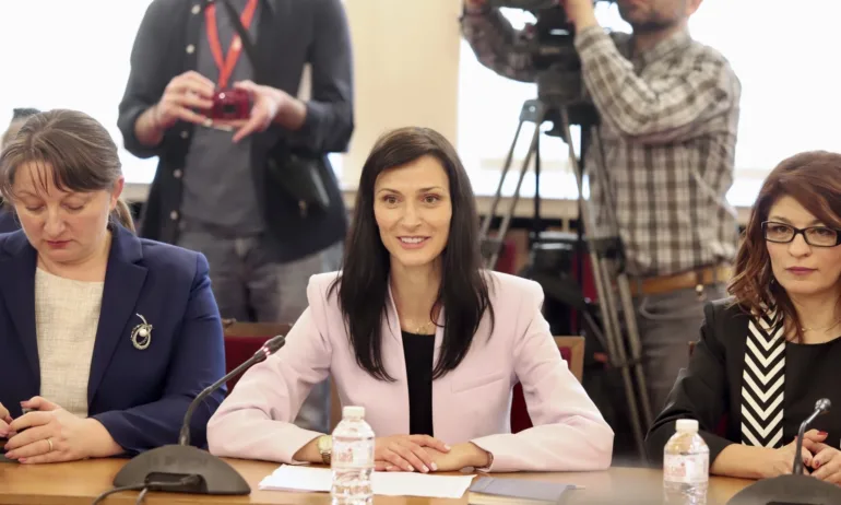 ДПС към Мария Габриел: На България ѝ отива да има жена министър-председател - Tribune.bg