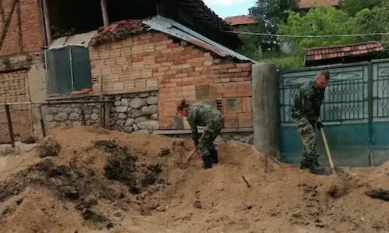 Пострадалите от наводненията в Карловско получават еднократна помощ от 375 лв. - Tribune.bg