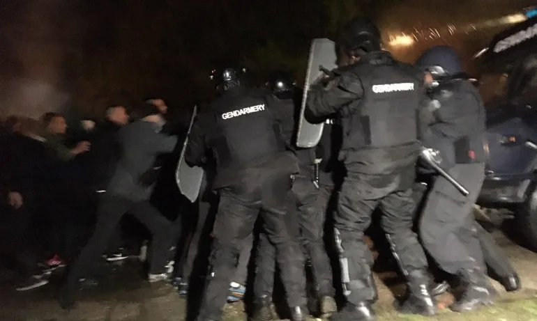 На протеста в петък вечерта в Габрово са установени седем лица с боксове и метални палки - Tribune.bg