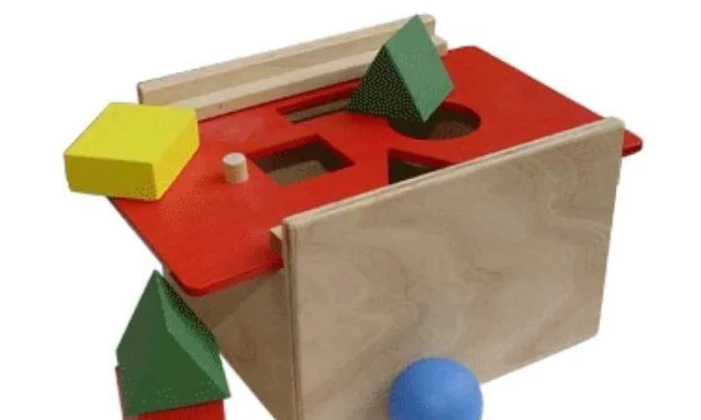 Смях от мрежата: Кирил Петков все още се учел да вкарва фигурките на правилните места... - Tribune.bg