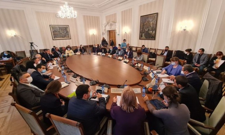 Социалната комисия удължи Бюджет 2021 до края на март - Tribune.bg
