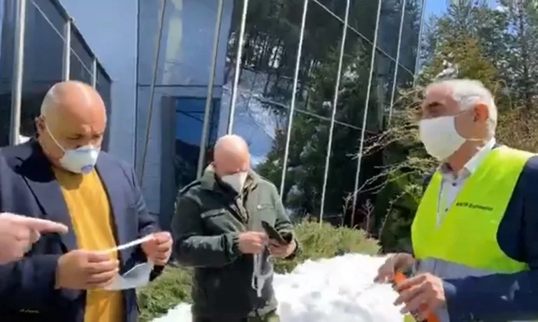 Поточна линия за 100 000 защитни очила пускат в Смолян - Tribune.bg