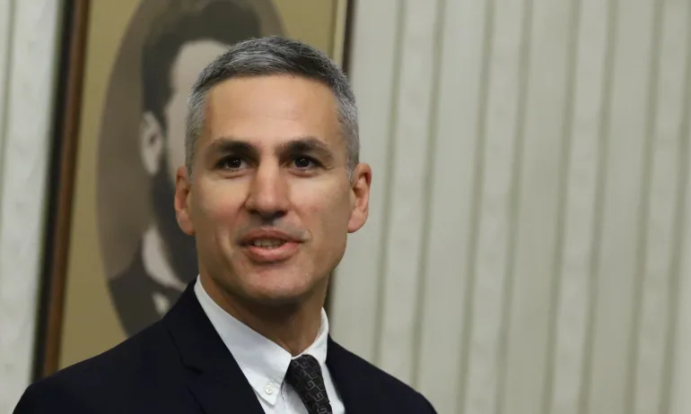 ПП-ДБ заподозряха политически мотив в отстраняването на Гюров от БНБ - Tribune.bg