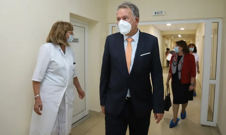 Проф. Ангелов: Стойчо Кацаров отново беше хванат в лъжа - Tribune.bg