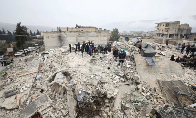 Волейболен отбор е под руините в Турция - Tribune.bg
