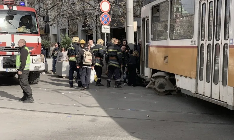 Трамвай блъсна жена до Съдебната палата (ОБНОВЕНА) - Tribune.bg