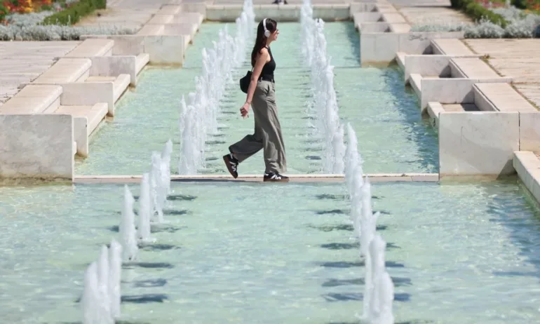 Жегата стигна 40 градуса: Оранжев код в цялата страна, опасни горещини и утре - Tribune.bg