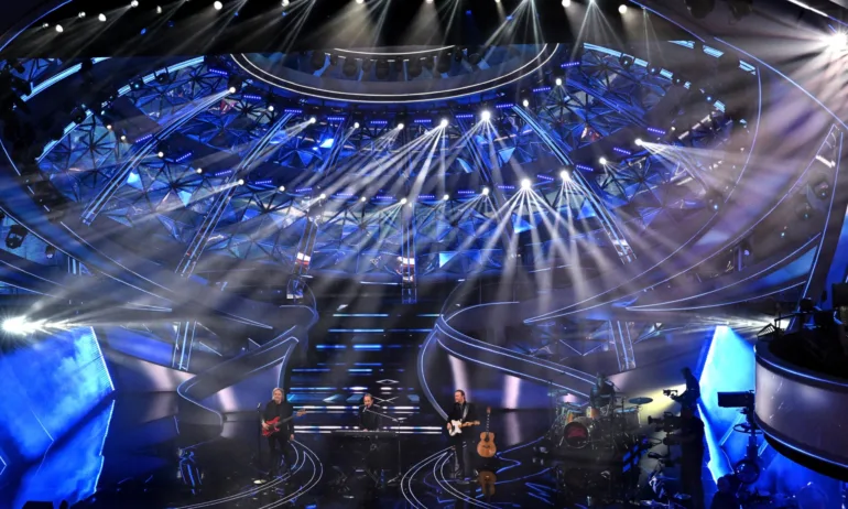 Санремо започна с минута мълчание в памет на жертвите в Турция и Сирия - Tribune.bg