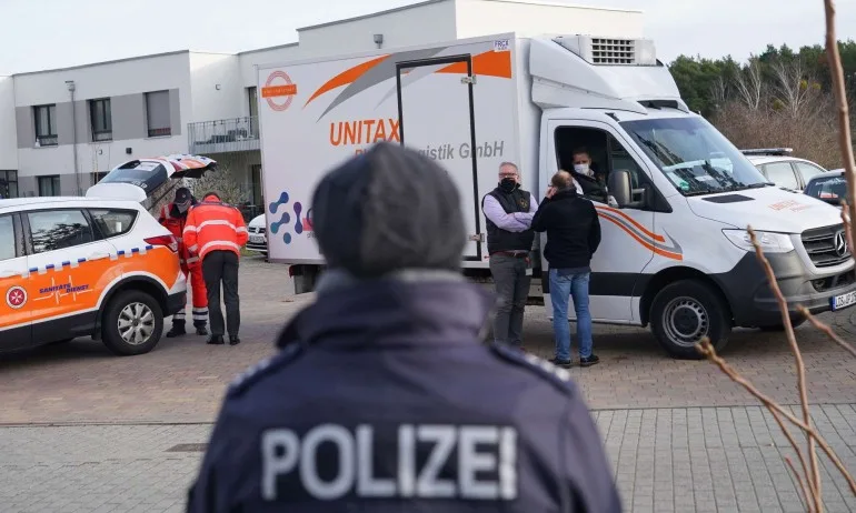 Проблем със съхранението на ваксината спря ваксинирането в два немски окръга - Tribune.bg