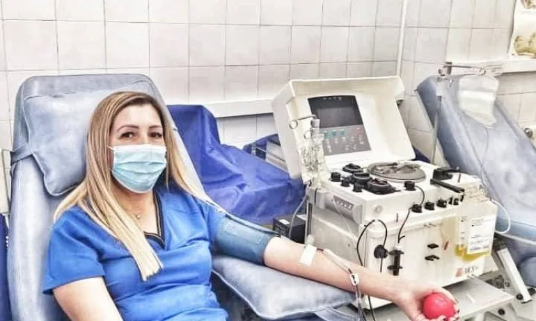 Лекари от ВМА дариха кръвна плазма за пациенти с COVID-19 - Tribune.bg