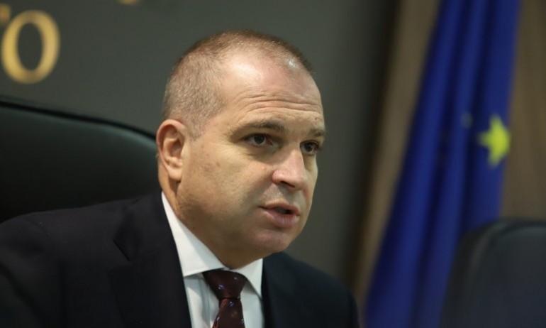 Караджов: Пътищата в България вече не могат да бъдат поддържани и ремонтирани - Tribune.bg