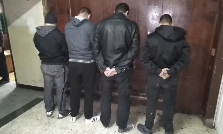 Заради расисткия скандал: Четирима са арестувани - Tribune.bg