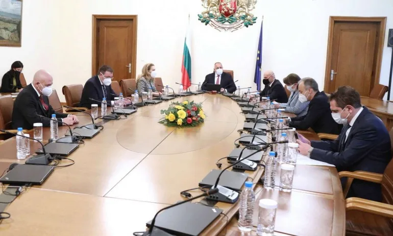 Обмисля се ресторантите да могат да работят с капацитет от 50% до 22,30 ч вечерта - Tribune.bg