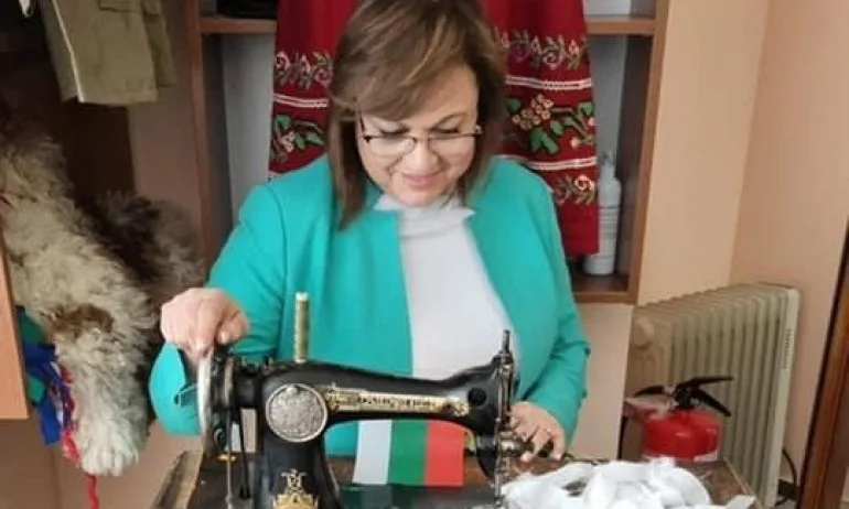 Нинова се снима с ретро шевна машина, но седна на грешната страна - Tribune.bg