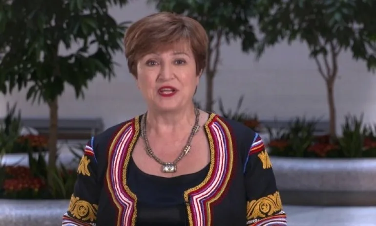 Кристалина Георгиева с народна носия в МВФ, в Световната банка я изпратиха с хоро - Tribune.bg