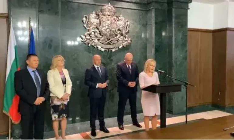 Гешев награди българите, помогнали на пострадалите при тежката катастрофа със сръбски автобус на АМ Тракия (ВИДЕО) - Tribune.bg