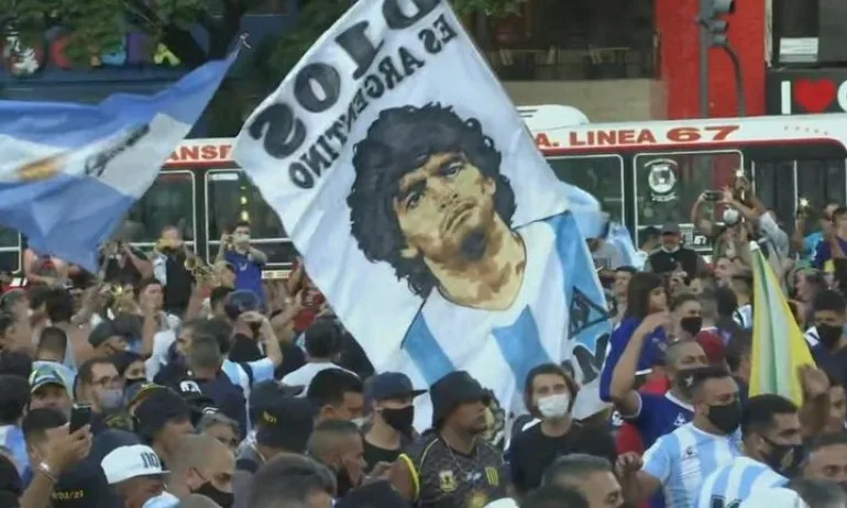 Напрежение в Аржентина: Фенове на Марадона излезнаха на протест - Tribune.bg