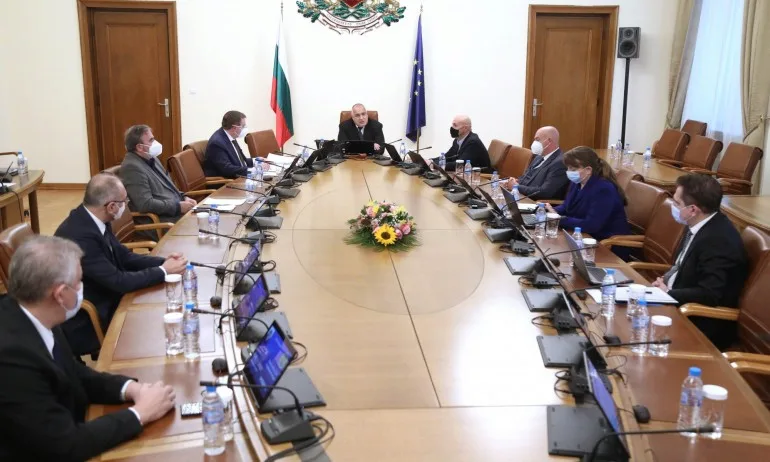 МС определи как ще се получават компенсации от работещи във временно затворени икономически дейности - Tribune.bg