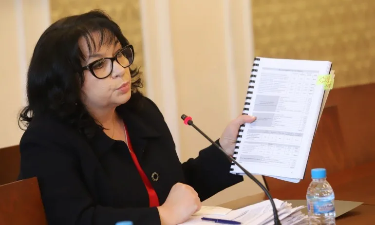 Петкова към комисията на Манолова: Проверявайте, няма по-прозрачен проект от Балкански поток - Tribune.bg