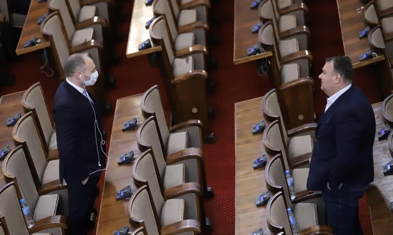 Вариант: Парламентът се мести в НДК, за да са депутатите на голямо отстояние - Tribune.bg