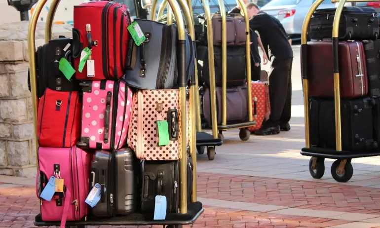 Рекордьори: Шалапатова, Стойчева и Кръстев - най-пътуващите министри - Tribune.bg