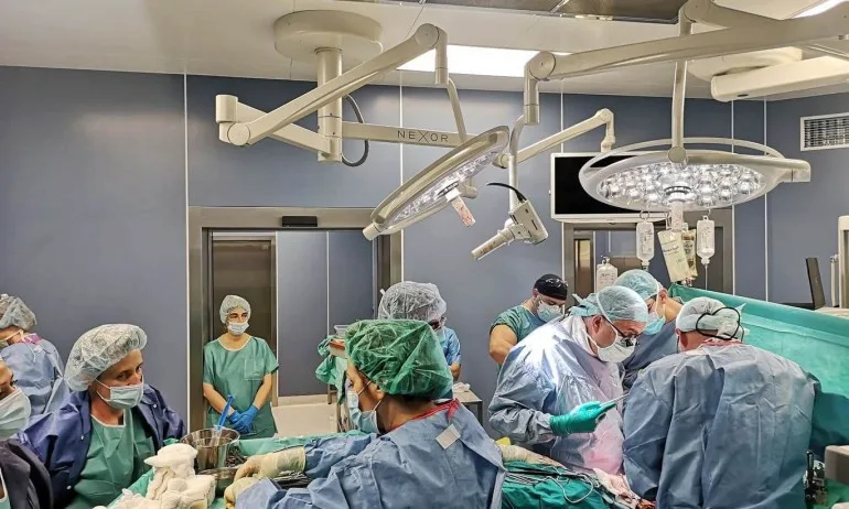 Екип на ВМА трансплантира черен дроб на 41-годишен мъж - Tribune.bg