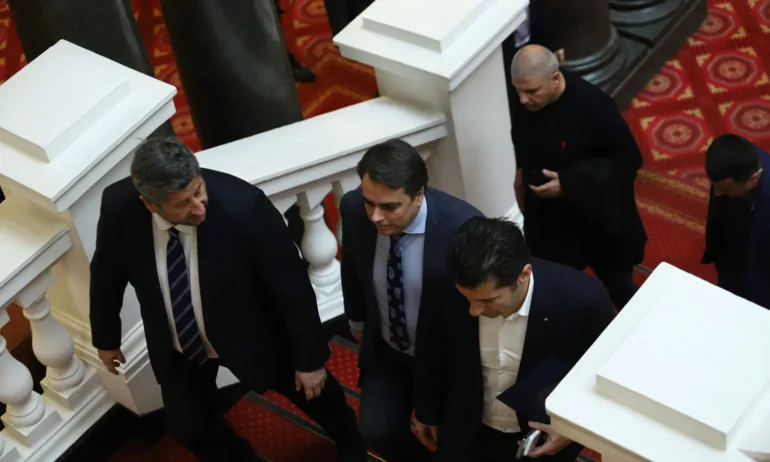 Румен Петков: Абсурдно беше Румен Радев да връчи третия мандат на коалиция NEXO - Tribune.bg