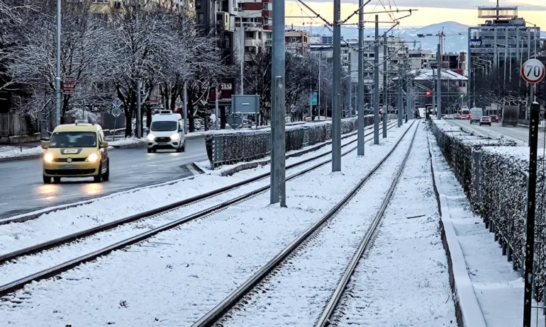 Студено с валежи от дъжд и сняг 