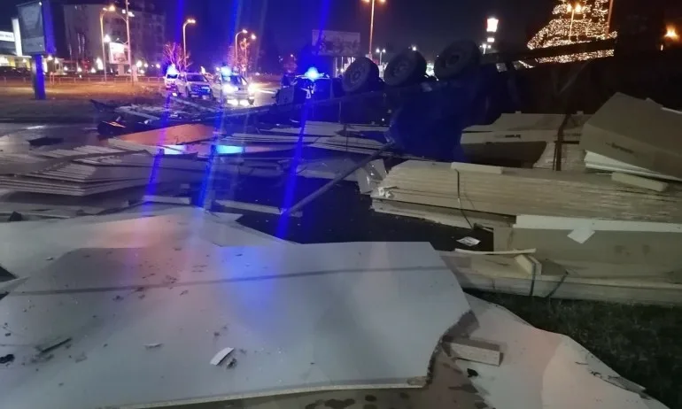 18-годишен открадна ТИР и го обърна след преследване на възлово кръстовище в Бургас - Tribune.bg