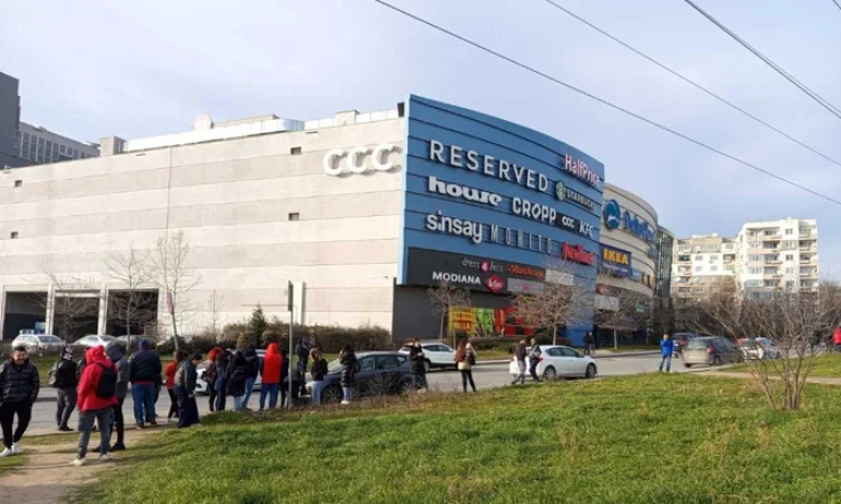 Извънредно: Евакуираха втори мол във Варна! - Tribune.bg