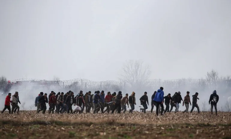 135 844 мигранти са пресекли турската граница и са влезли в Гърция - Tribune.bg