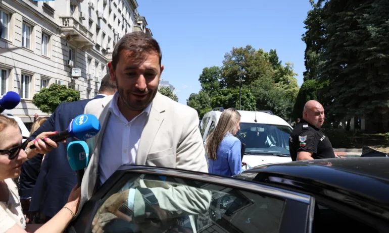 Заместник-кметът Никола Барбутов е задържан, в ареста са още двама души - Tribune.bg