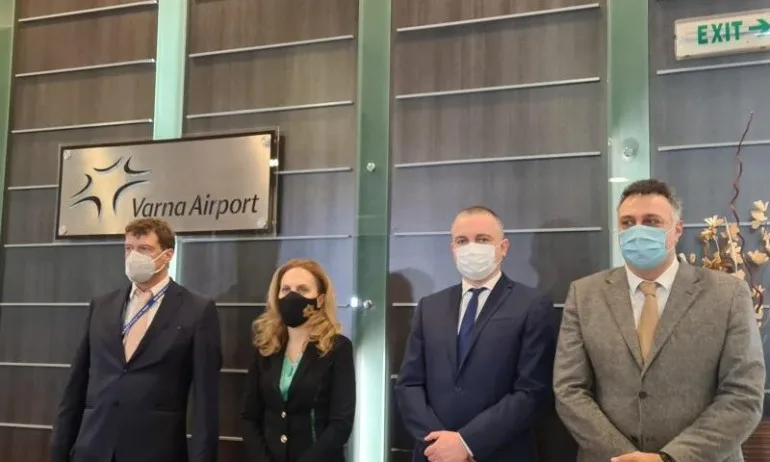 Марияна Николова: Изплатихме 3,5 млн.лв. на туроператори за чартърни полети - Tribune.bg