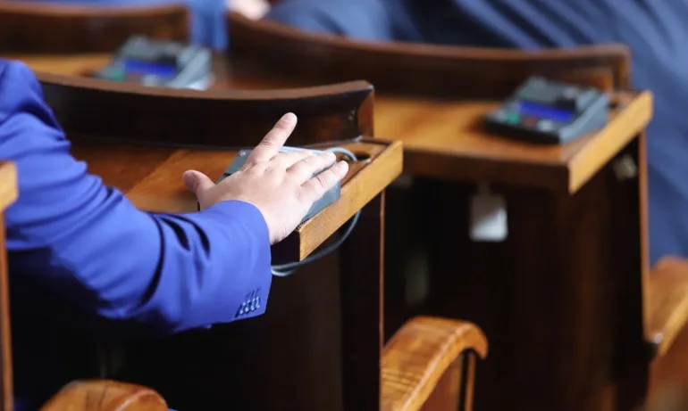 Финално: Вдигането на пенсиите се отлага за Коледа, а надбавките по 120 лв. ще са от октомври до декември - Tribune.bg