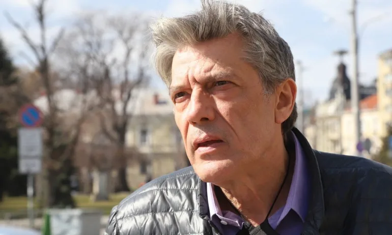 Доц. Гълъбов: Действащата Конституция произвежда премиерска, а не парламентарна република - Tribune.bg