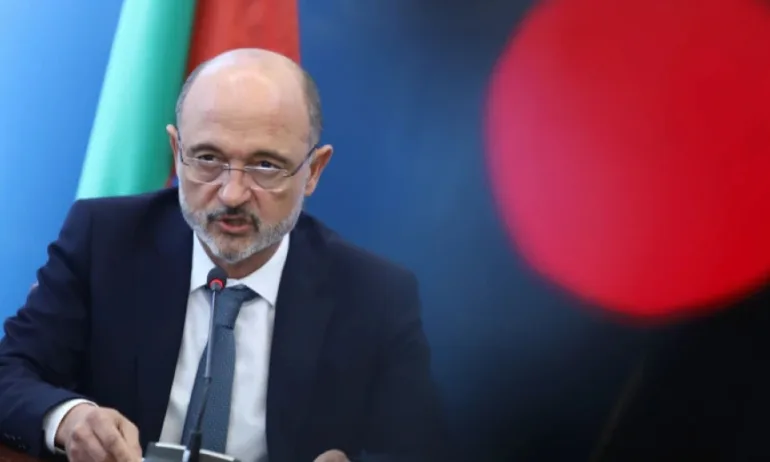 България ще настоява договорът с Pfizer за доставка на ваксини да бъде прекратен - Tribune.bg