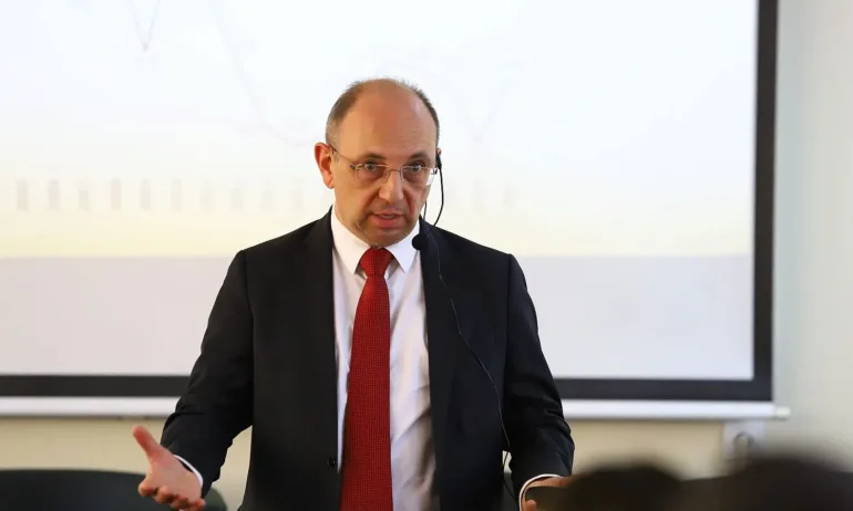 Николай Василев за бюджета: Управляваха ни популисти, катастрофата бе неизбежна - Tribune.bg