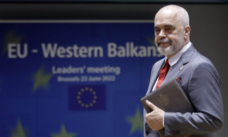 МВнР за Рама: Албанският премиер да се изразява като политик от страна кандидат за ЕС - Tribune.bg