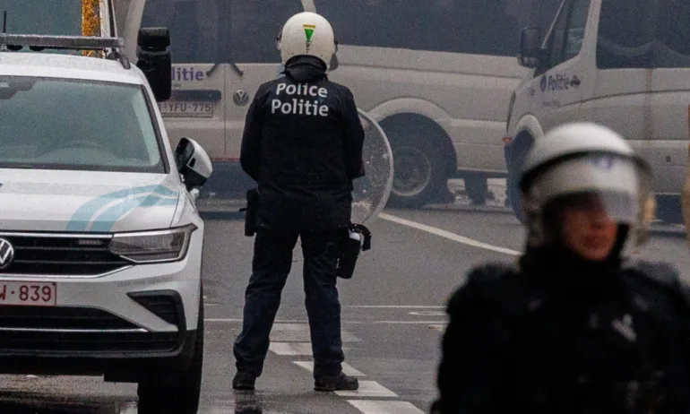 Фалшиви полицаи чукат по вратите в Белгия - Tribune.bg