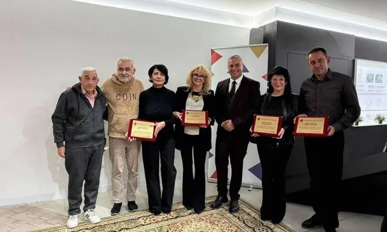 Кметът на район Възраждане Станислав Илиев отличи Съвременните будители сред нас с тържествена церемония - Tribune.bg