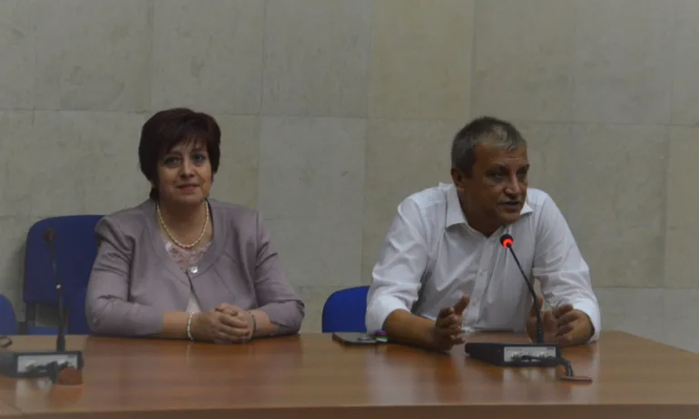 Навръх Голяма Богородица – 20 семейства в нужда от Благоевград получиха общински жилища - Tribune.bg