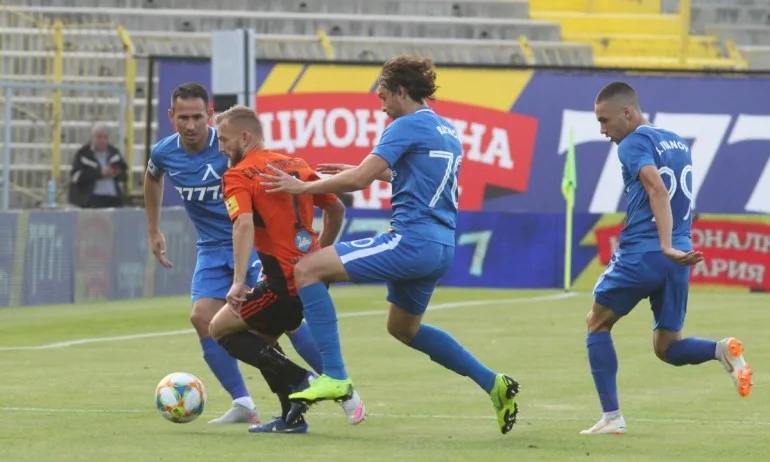 Левски с тежка загуба в Ларнака - Tribune.bg