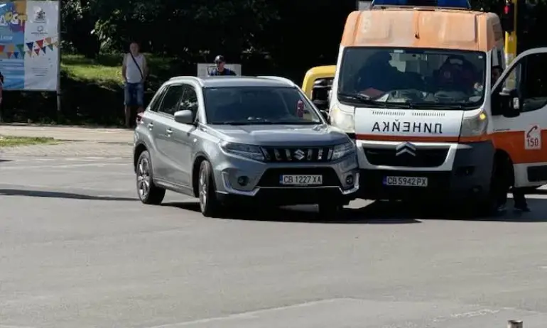 Кола и линейка се удариха в София 