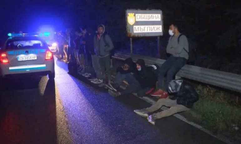 Задържаха нелегални мигранти в Мъглиж - Tribune.bg