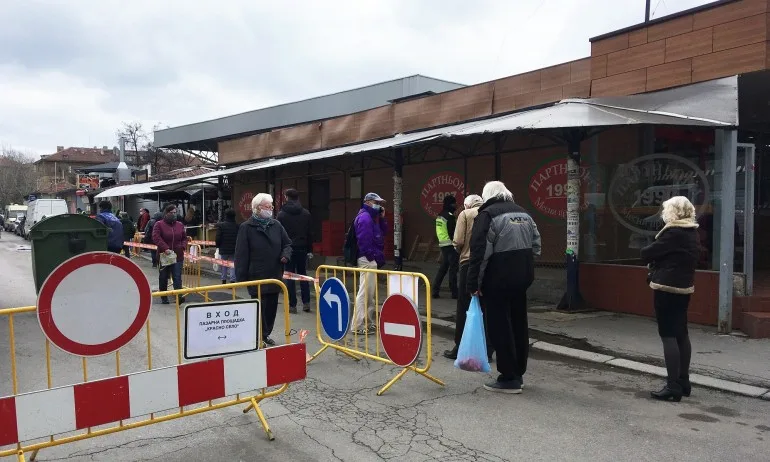 Пазарите и цветните борси ще работят и днес - Tribune.bg