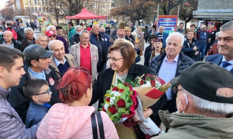 Нинова закри кампанията в Смолян: Не е време за експерименти и популизъм - Tribune.bg