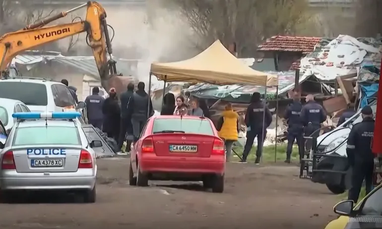 Със заповед от 2016г.: Най-накрая премахват незаконното гето в кв. Захарна фабрика - Tribune.bg