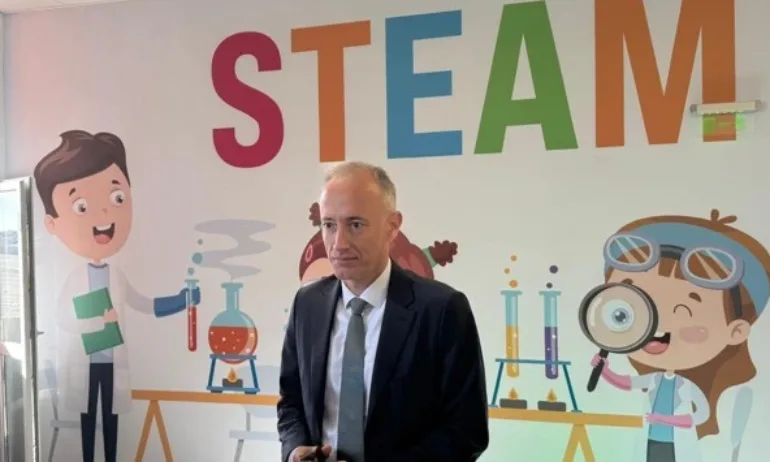 Министър Вълчев: Основното образование в седми клас води до отрицателни резултати - Tribune.bg