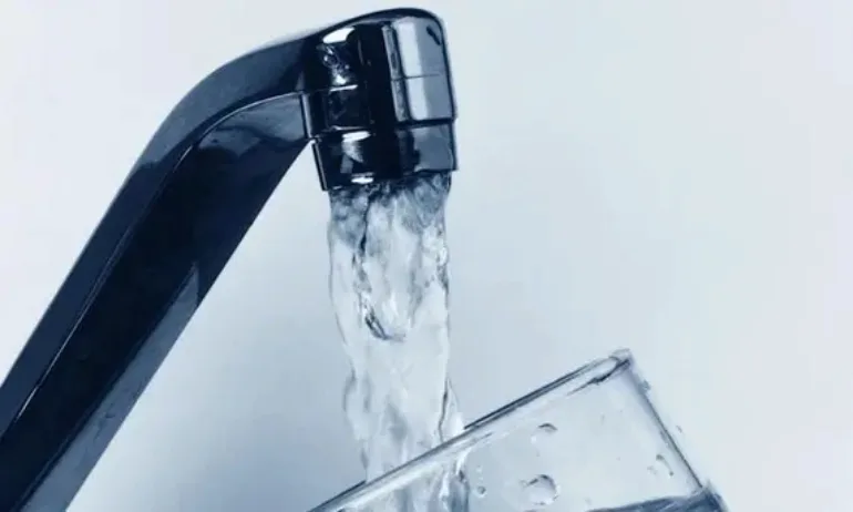 Кметове и хотелиери с жалби срещу КЕВР за повишението на цената на водата - Tribune.bg