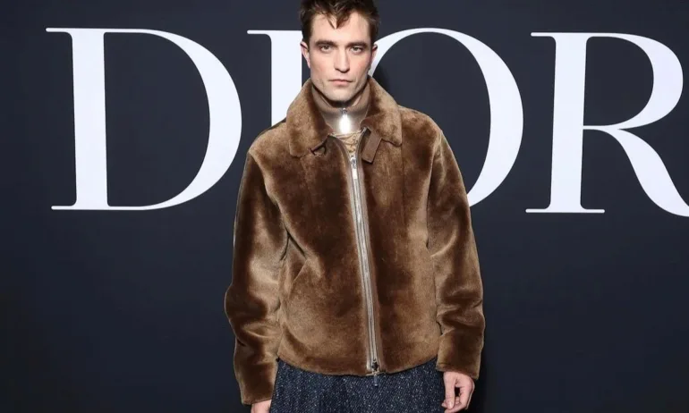 Робърт Патинсън събра погледите на Седмицата на модата в Париж с ефектна визия - Tribune.bg